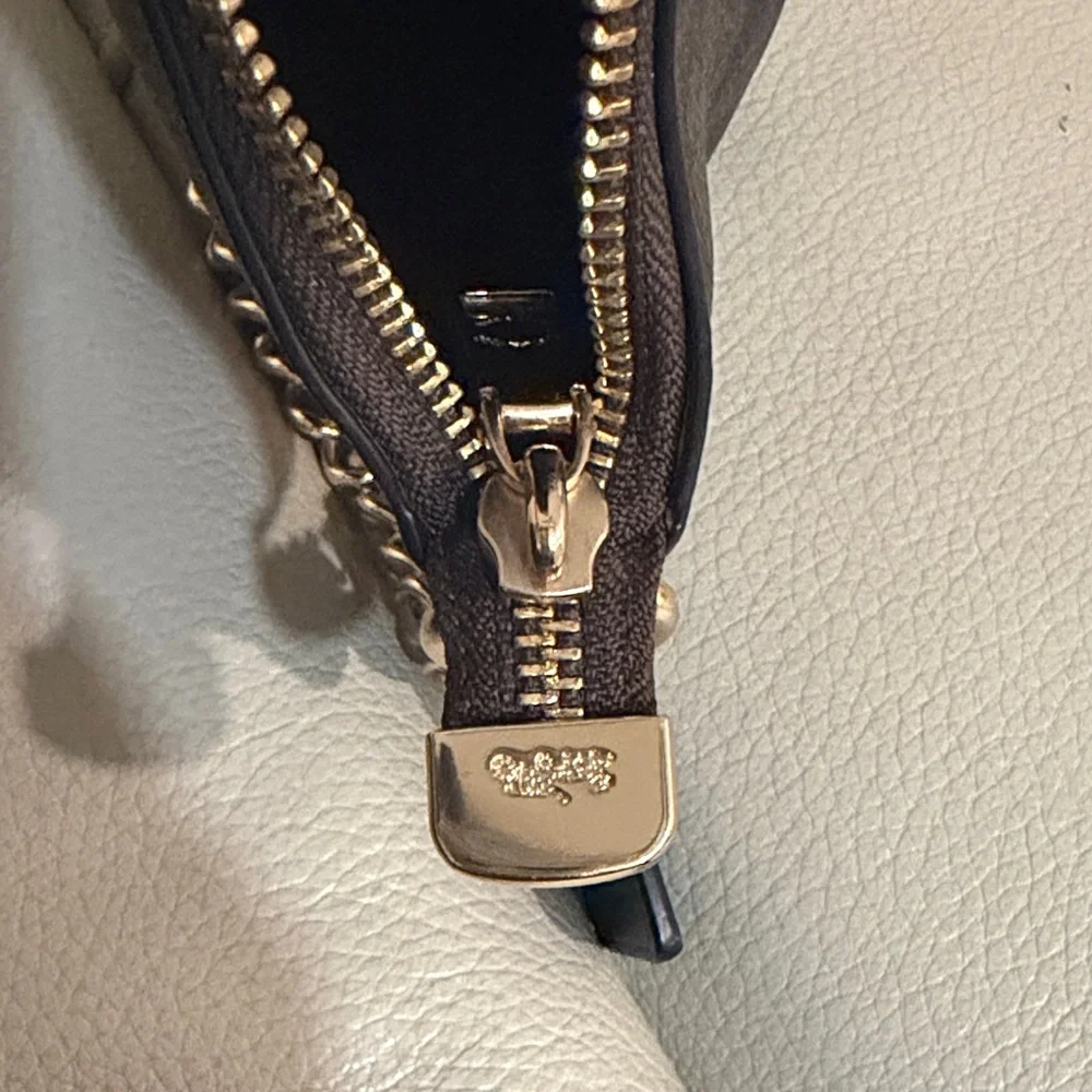 Coach Brown/Black and Gold shoulder bag - Picture 7 of 10